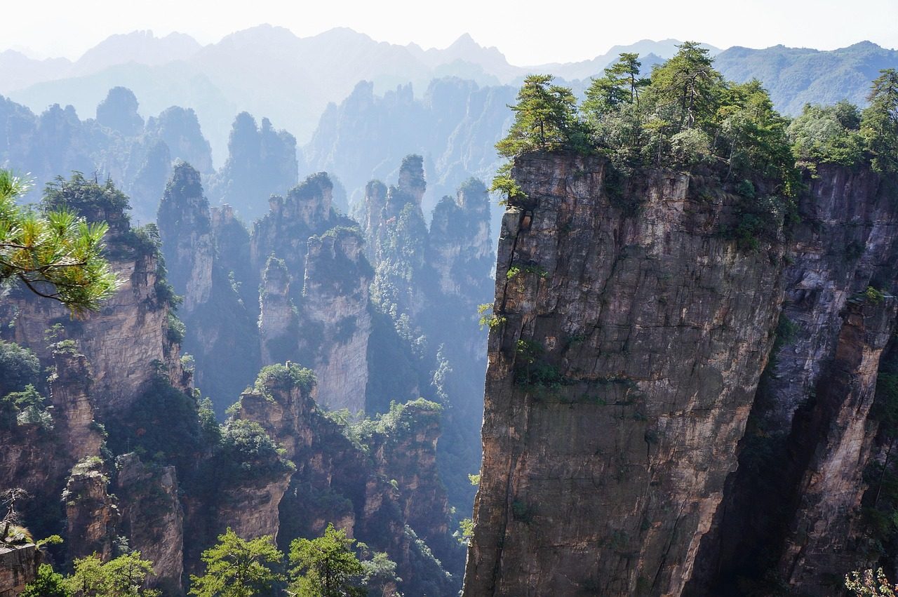 石柱断崖 · Sandstone Columns