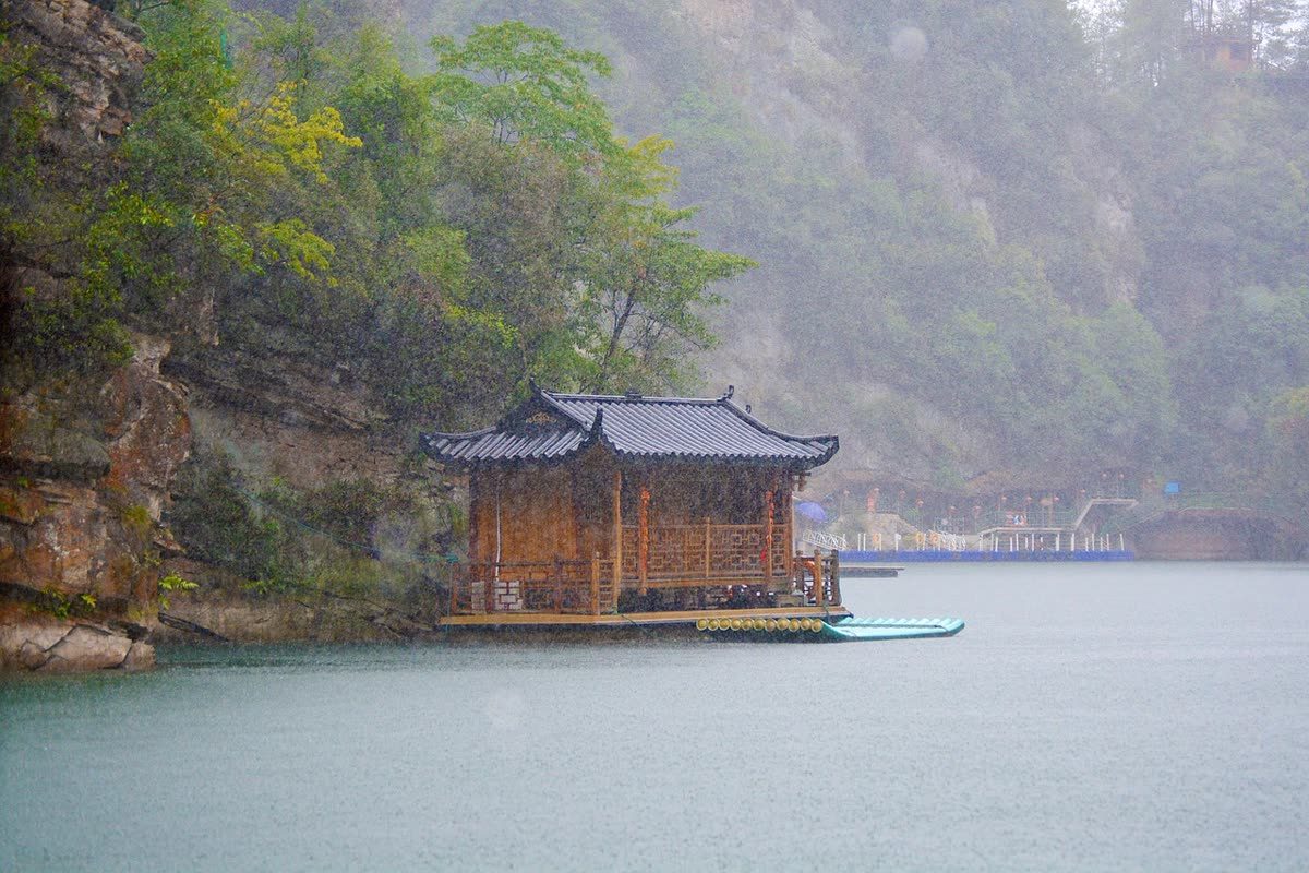 宝峰湖亭 · Baofeng Lake Pavilion